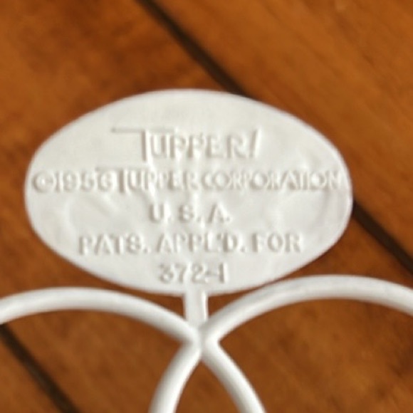 Vintage Tupperware 6” Plastic Doilies - In Original Packaging set of 6 - Picture 2 of 4